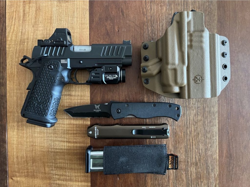 EDC everyday carry pistol holster knife light magazine staccato