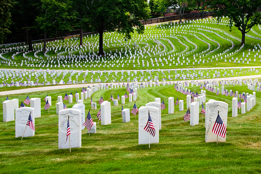 memorial day cemetery flags