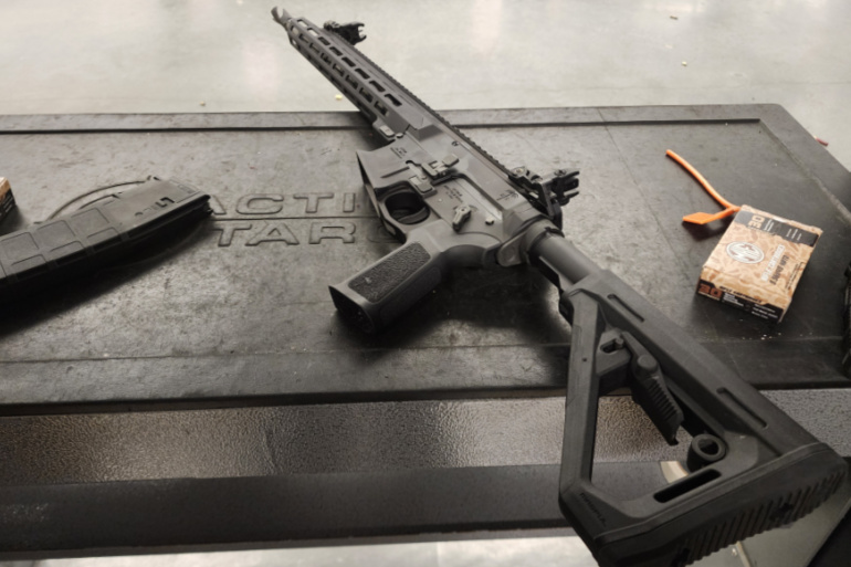 ar-15 with magpul stock