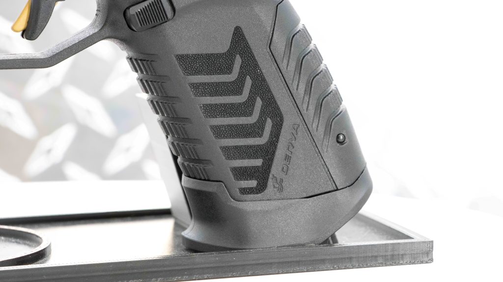 Derya DY9 Grip, photo by Graham Baates