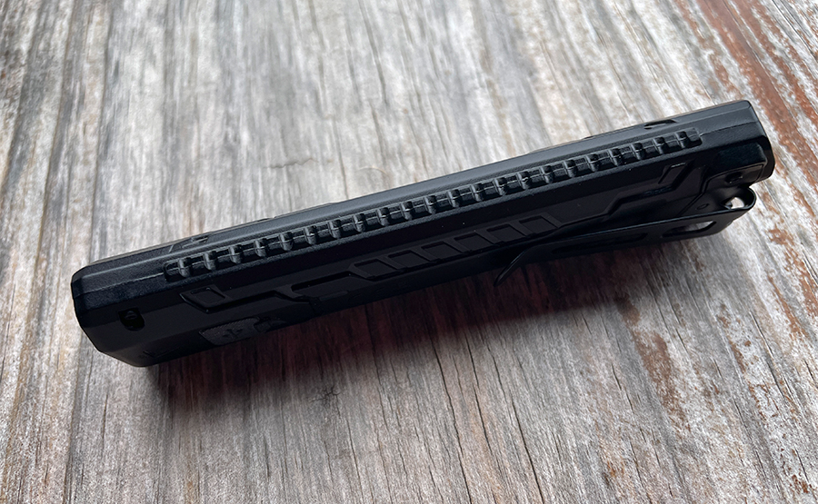 Nitecore EDC07 1500 Lumens Rechargeable Flashlight texture