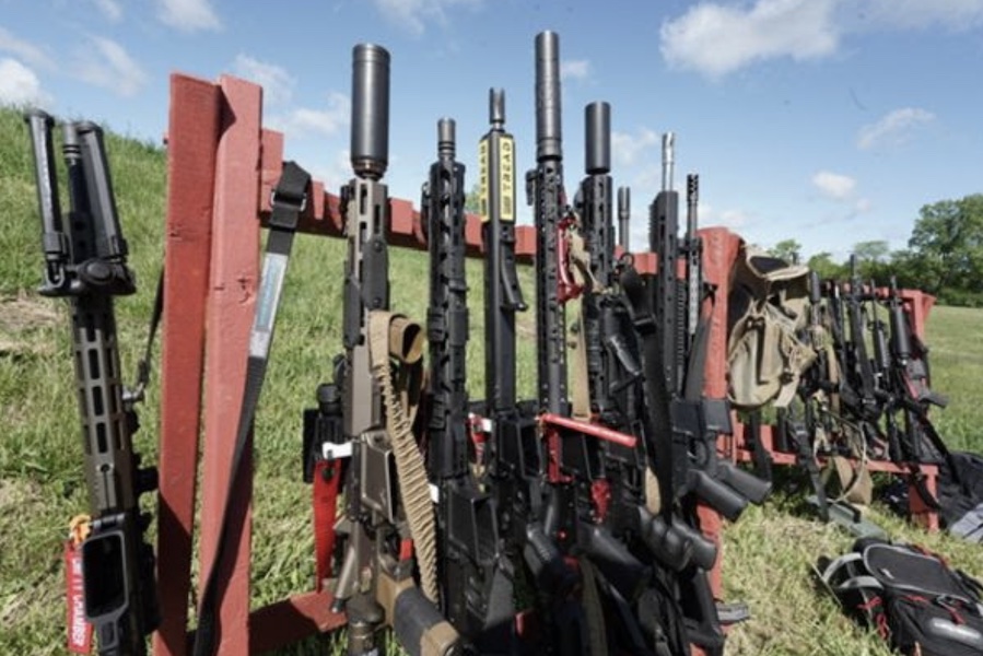 AR-15 rifles range train