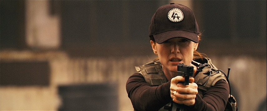 Julianne Moore GLOCK pistol