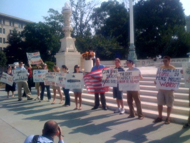 Pro-gun protesters supreme court
