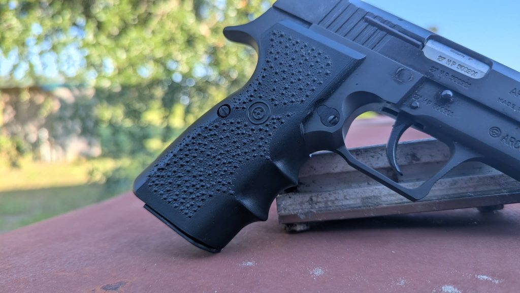 Bulgarian Arcus 98DA DA/SA pistol