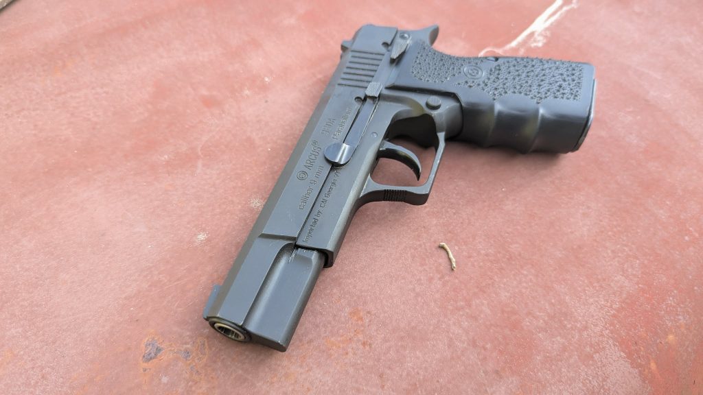 Bulgarian Arcus 98DA DA/SA pistol
