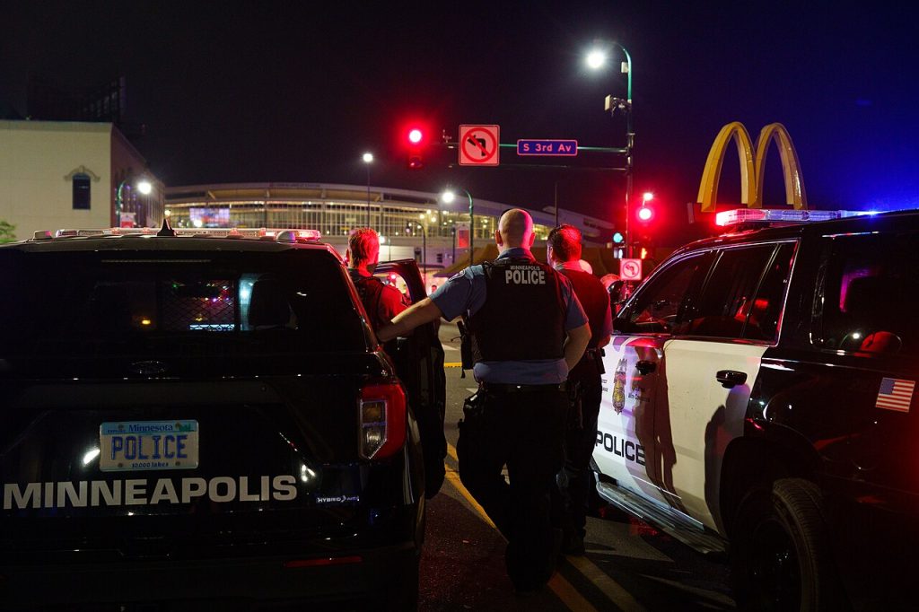 Minneapolis police department car lights